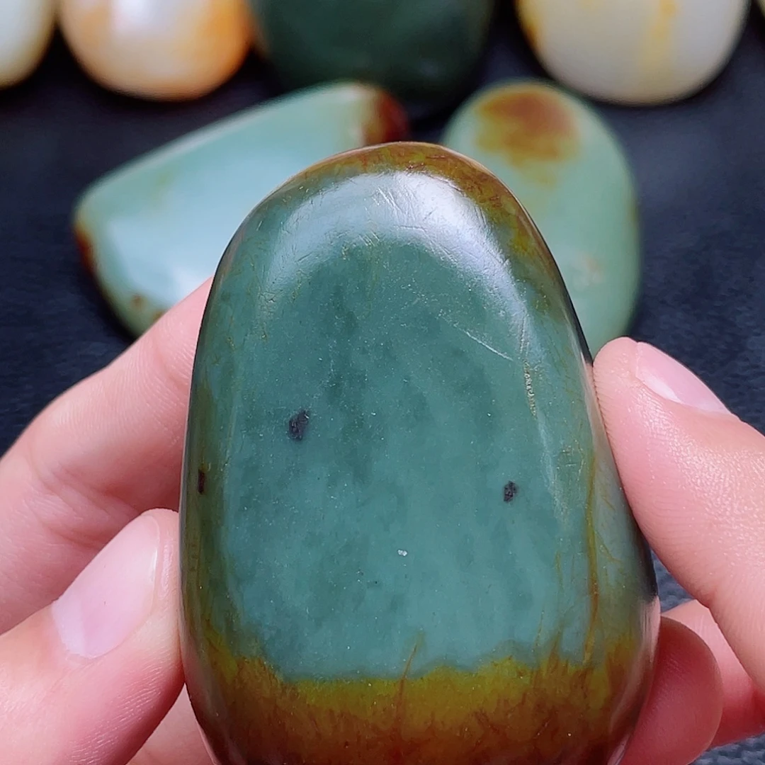 和田玉未镶嵌珠宝奇石