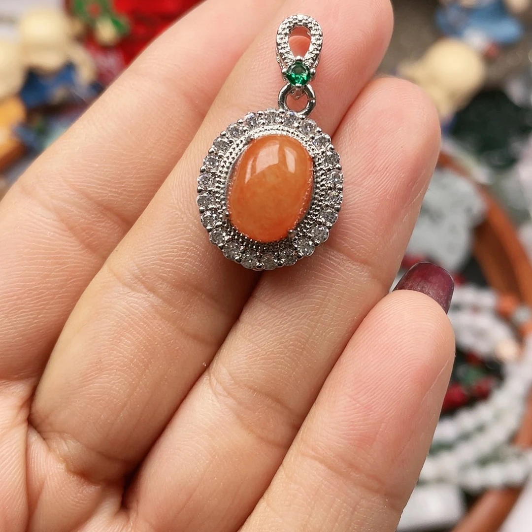 翡翠颈饰未镶嵌翡翠