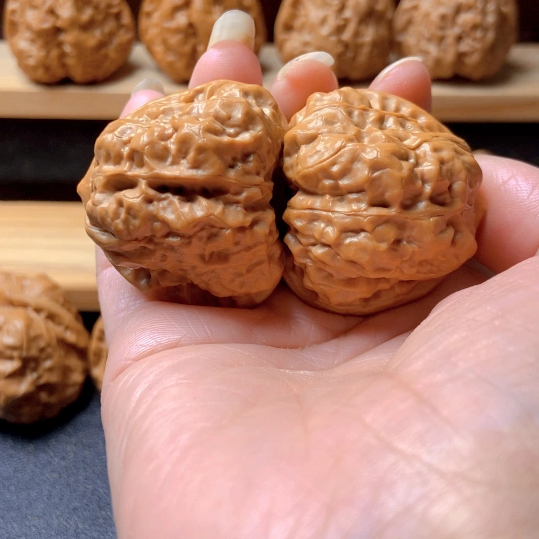 陈***情吊坠文玩核桃蛤蟆头