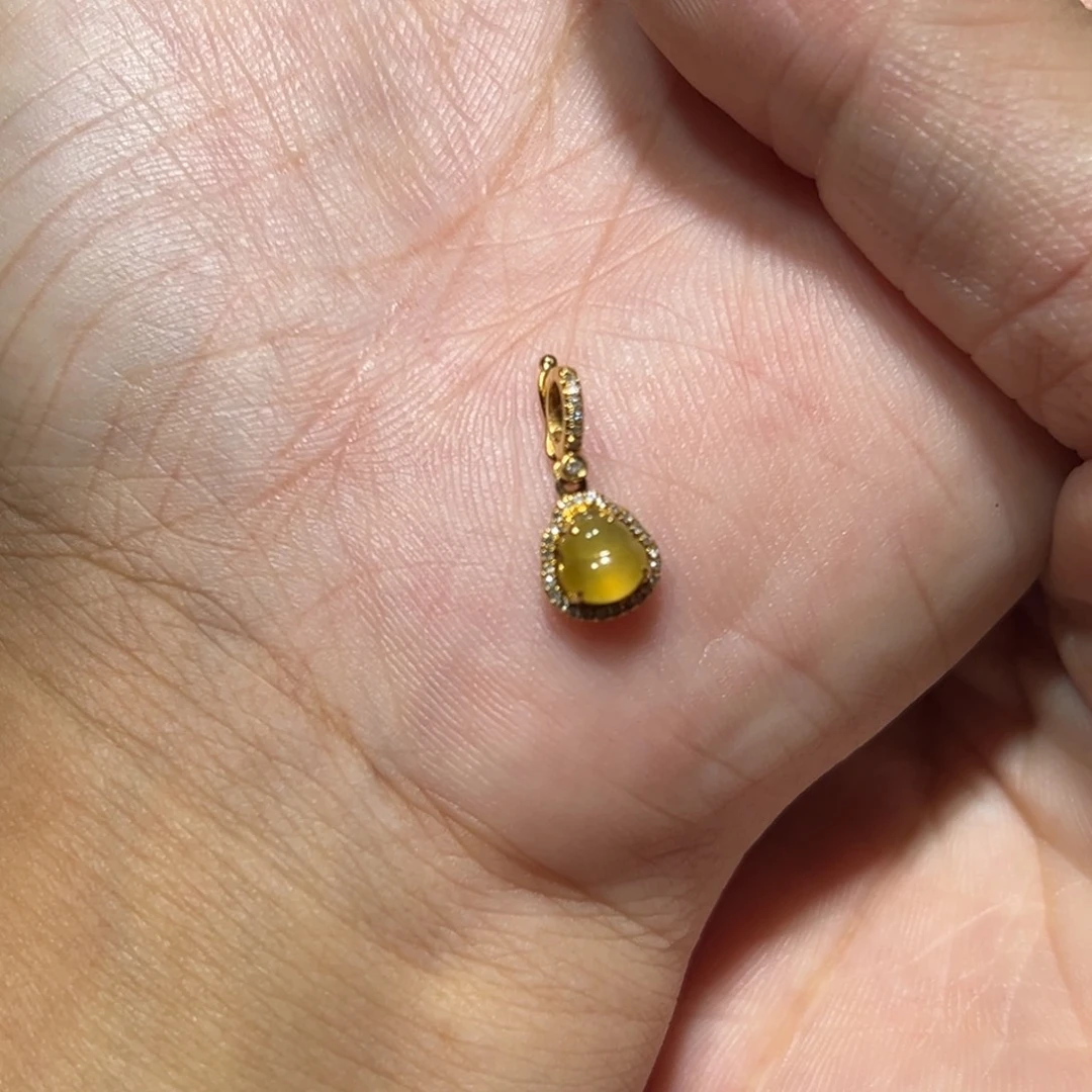 素***年颈饰18K金镶嵌翡翠