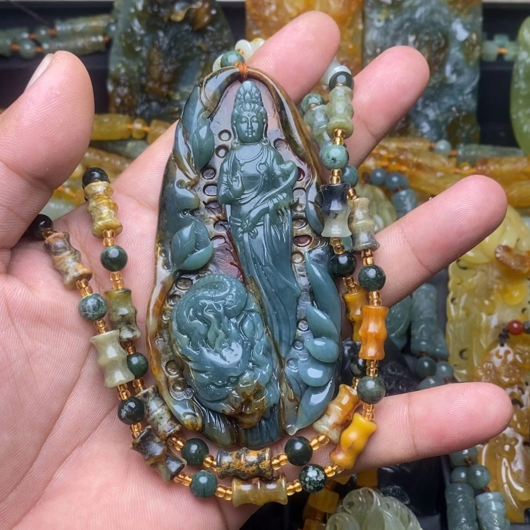 多***亿蛇纹石玉未镶嵌颈饰