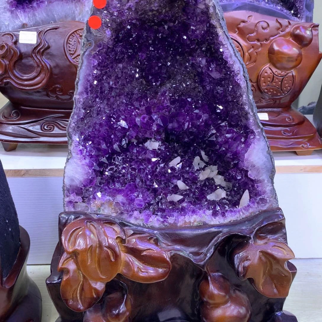 织绣乌拉圭紫水晶