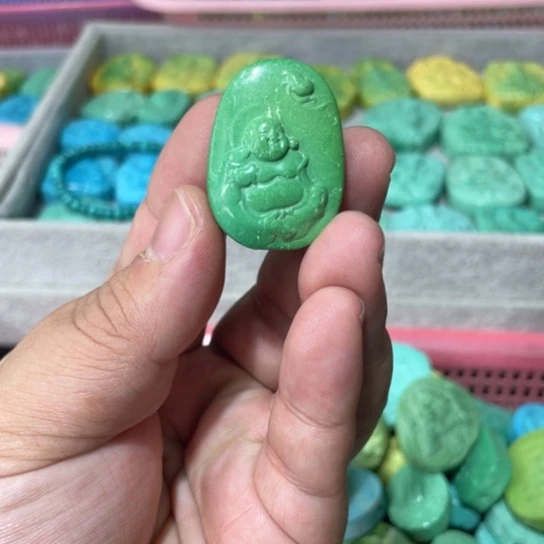 未镶嵌菱锰矿珠宝半成品