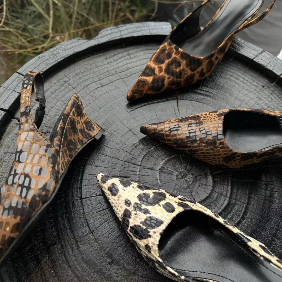 法式小猫跟尖头坡跟包头单鞋法式小猫跟尖头小跟包头单鞋