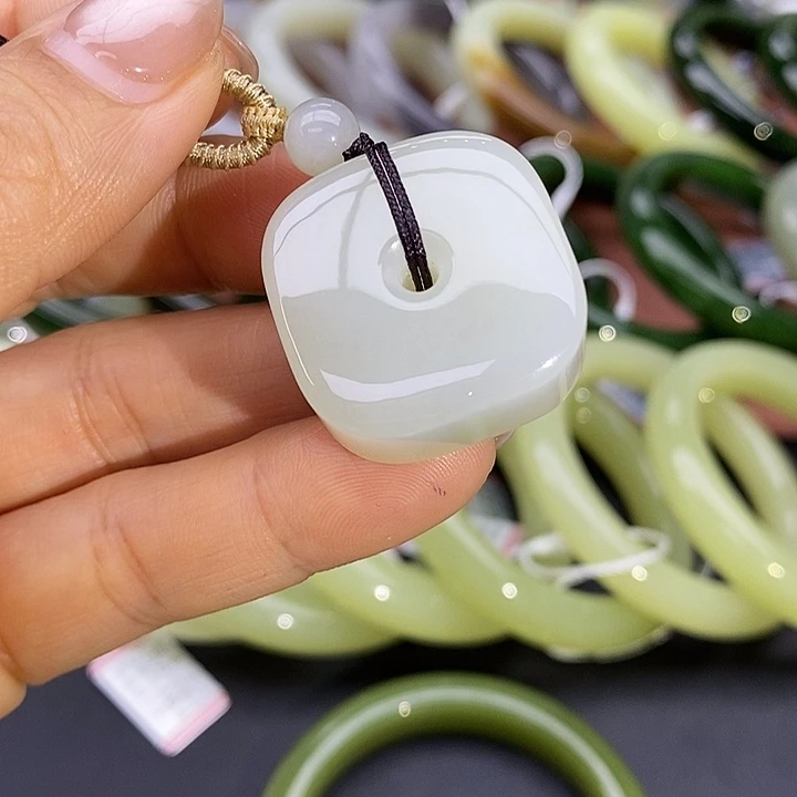 未镶嵌和田玉挂件