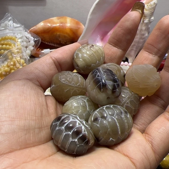 非金属木质跌白富甲单珠