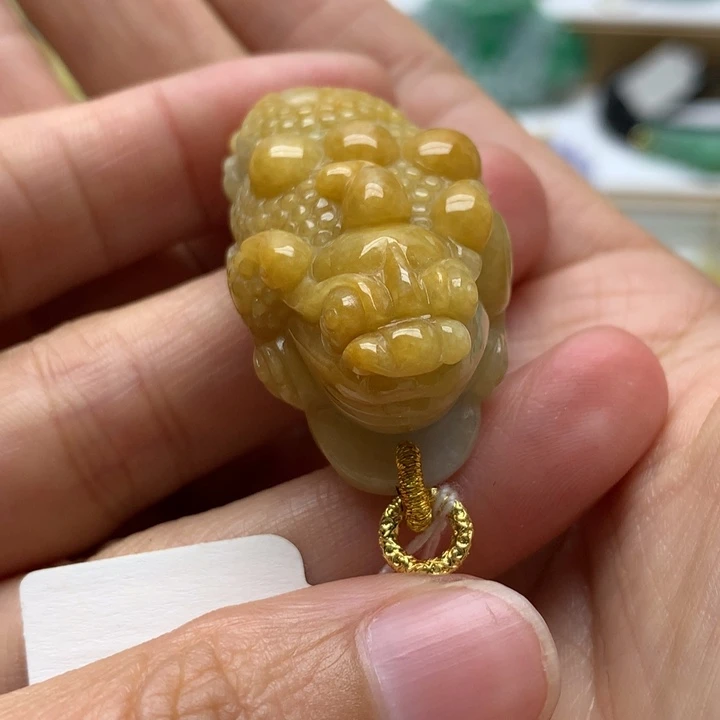 翡翠颈饰未镶嵌我**儿翡翠