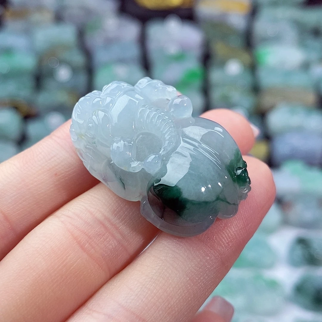 颈饰未镶嵌翡翠天然