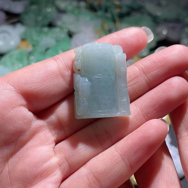 颈饰未镶嵌翡翠天