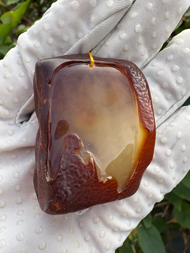 假一赔十，天然琥珀蜜蜡雕刻件，蜜蜡原皮雕刻悟道吊坠，编号：105