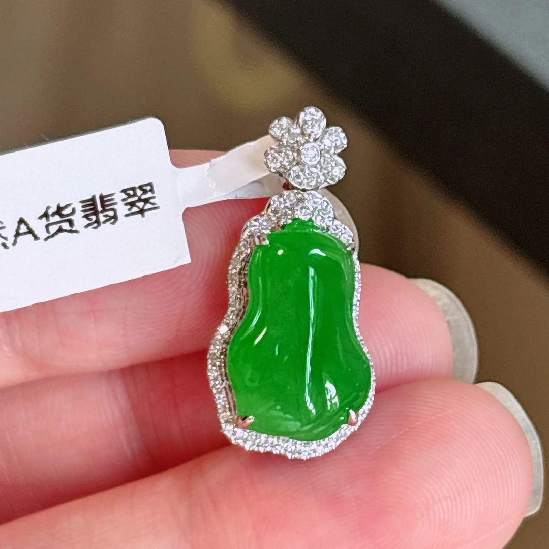 缅甸天然A货翡翠18k金白菜吊坠