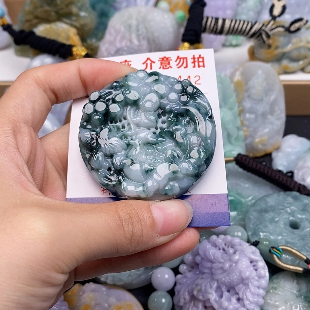 吊坠(不含链)未镶嵌翡翠