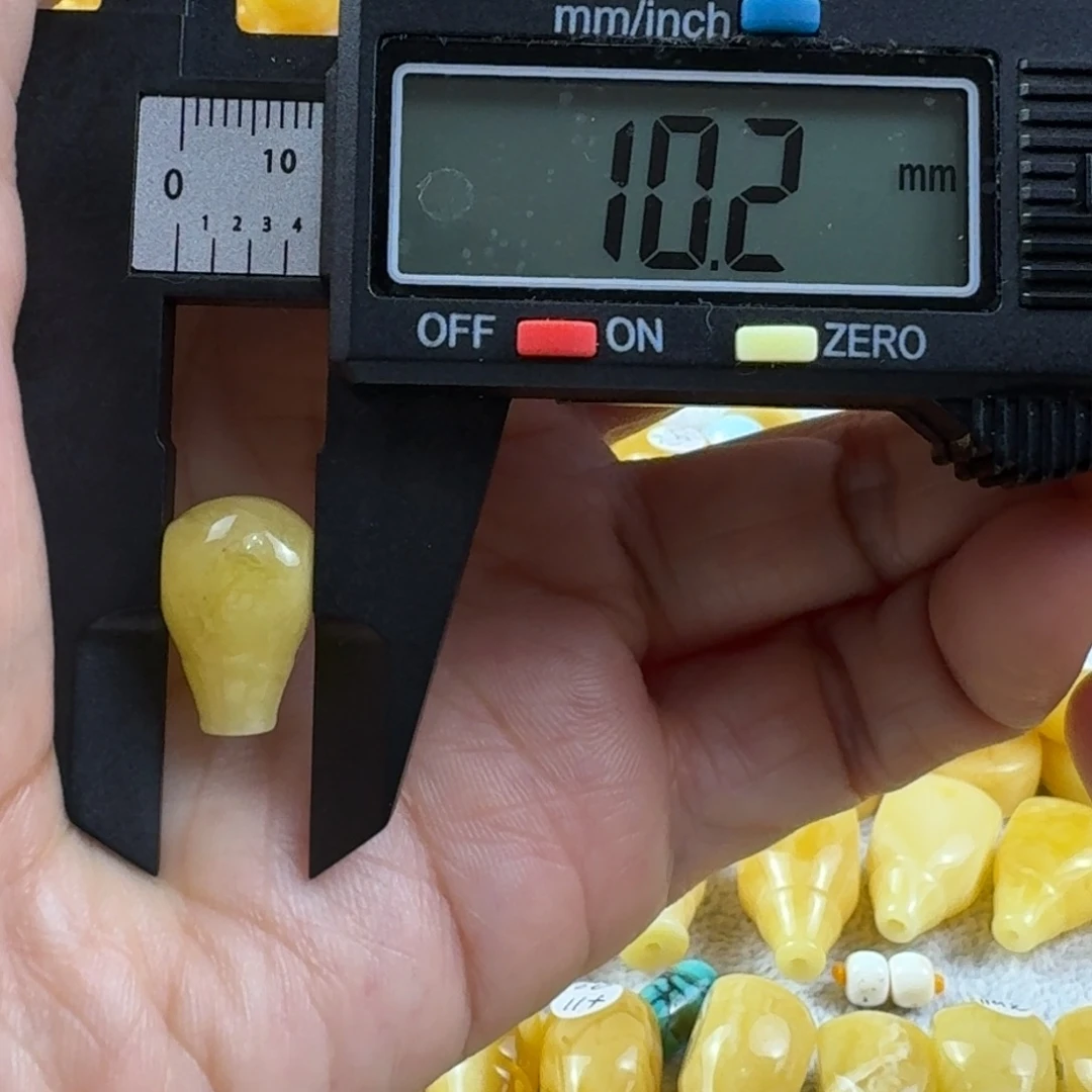 厚***蜜蜡未镶嵌裸石45杂