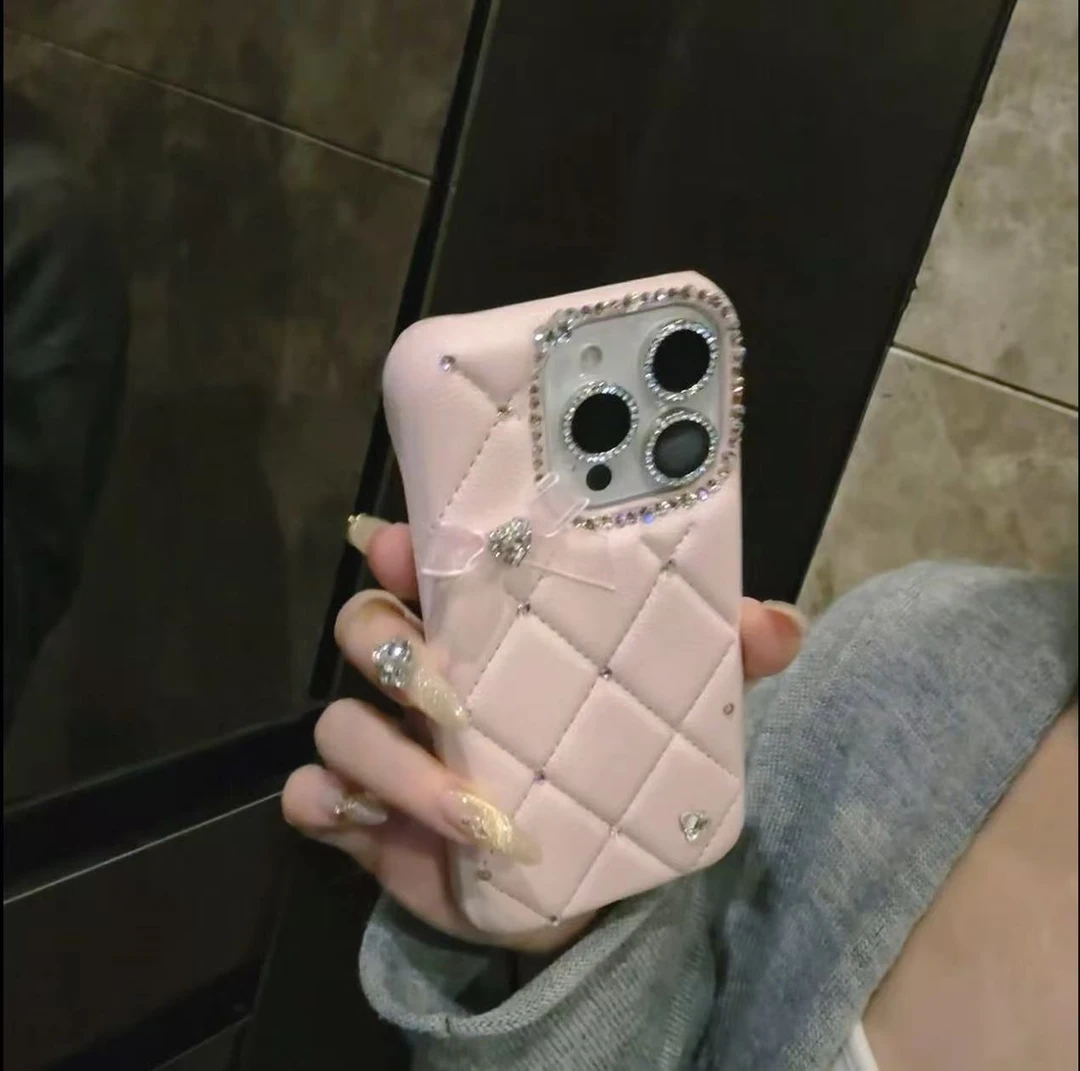 粉色菱格珍珠点钻适用于iPhone17promax手机壳15名媛16高奢手机壳