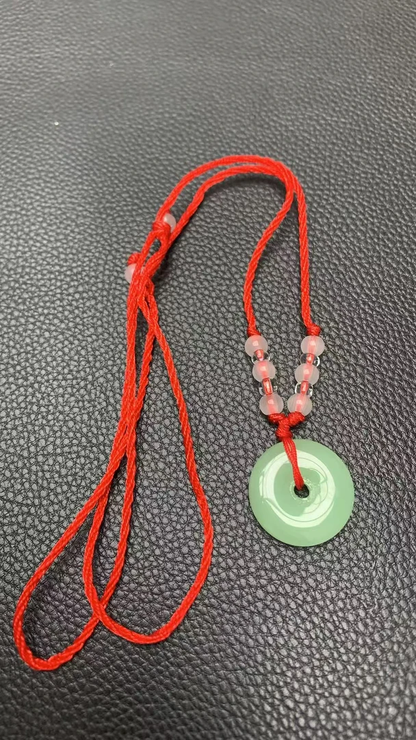 非金属玻璃吊坠 浅绿平安扣吊坠配红绳发货尺寸22mm×22mm×5mm