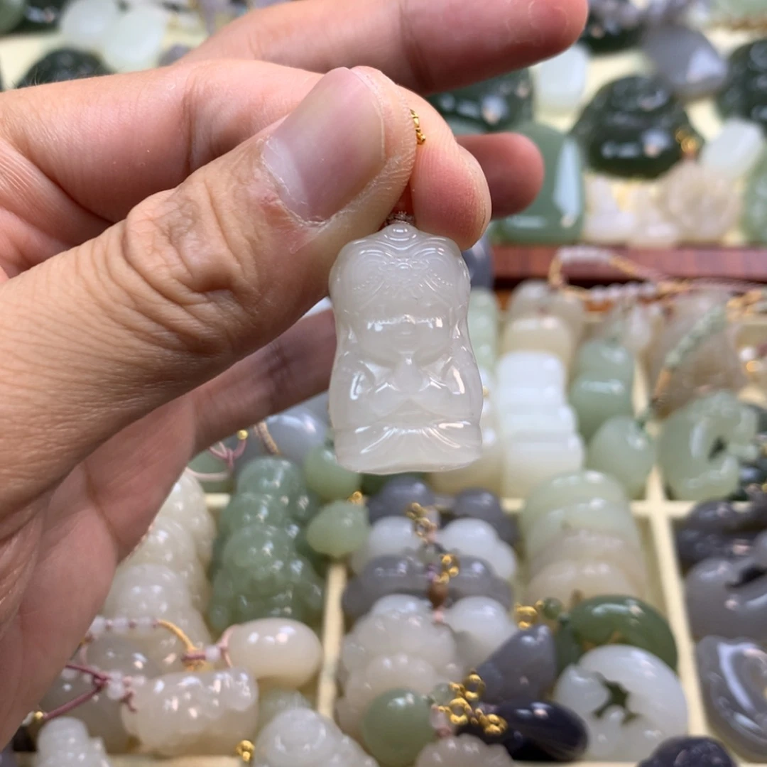 【闪购商品】和田玉未镶嵌颈饰苏*