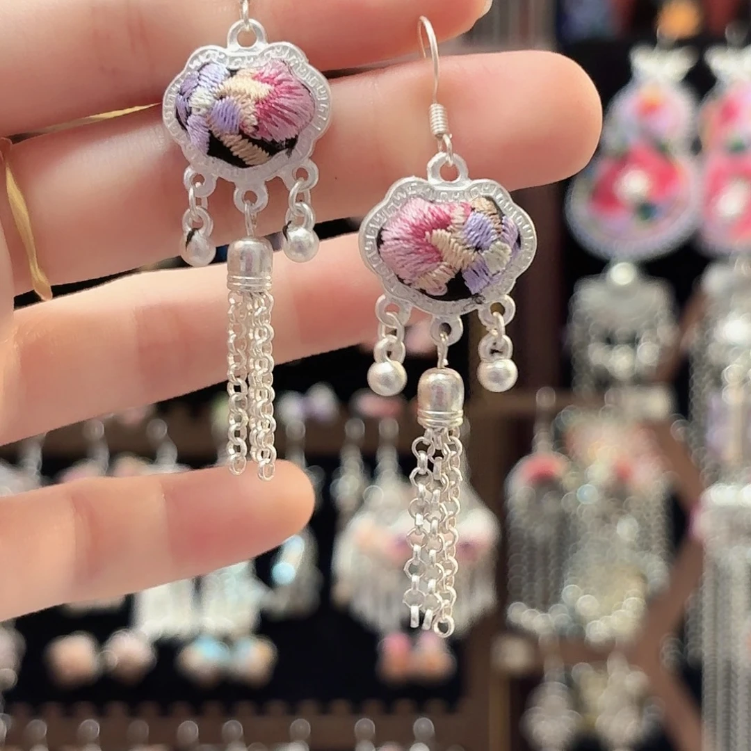 织绣云织谣老绣饰品96