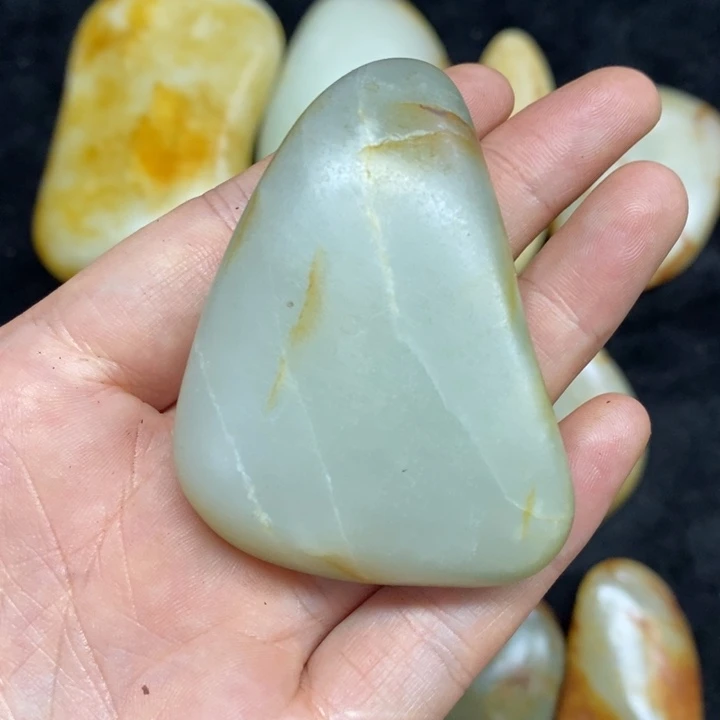 未镶嵌和田玉（糖玉）挂件