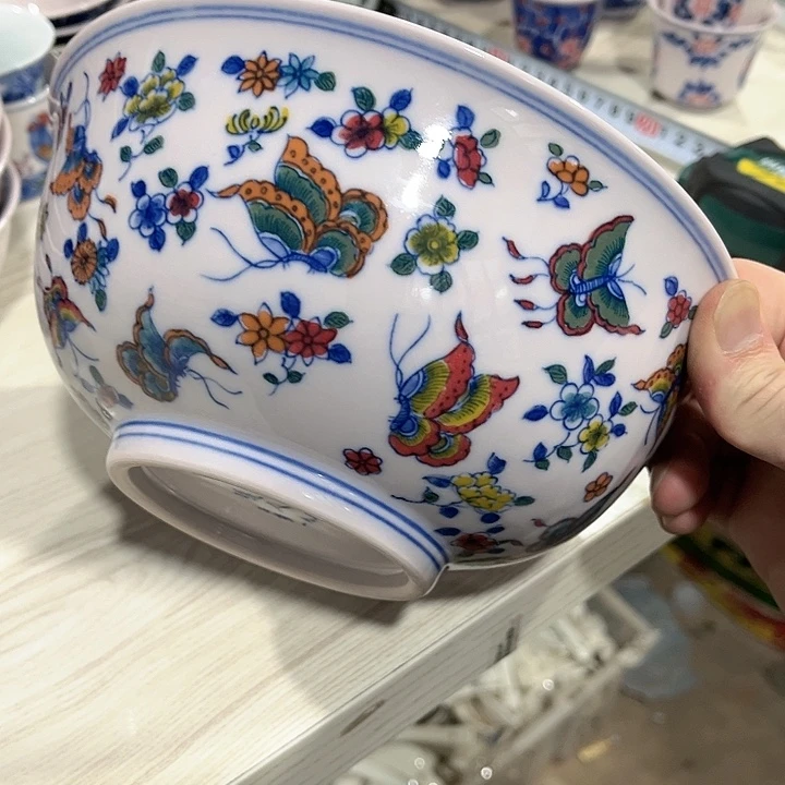 瓷片//////直径19.5厘米。红。