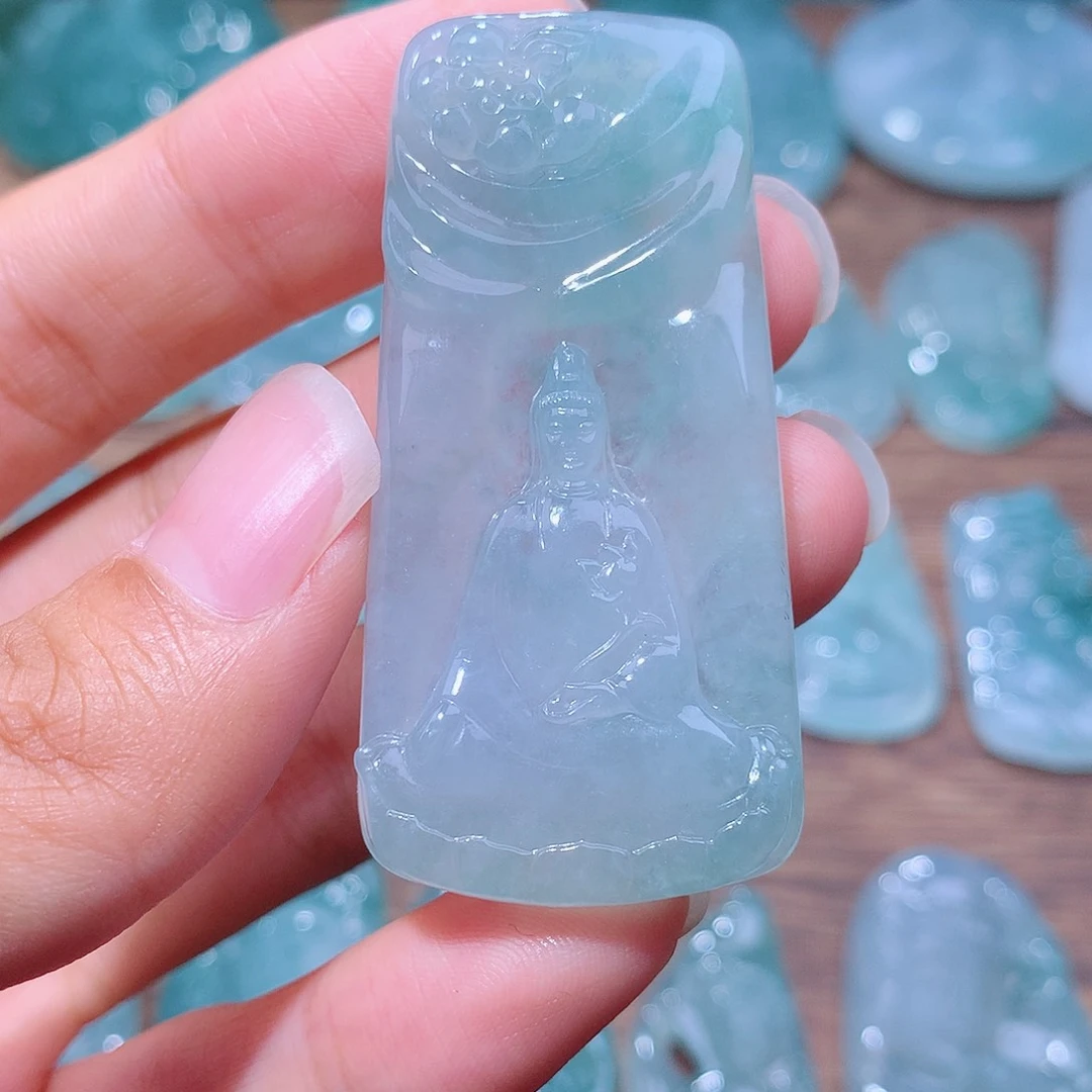 颈饰未镶嵌翡翠观音