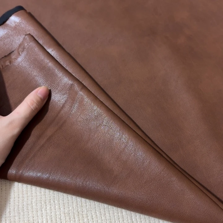 混纺黄棕色棉底皮1米。