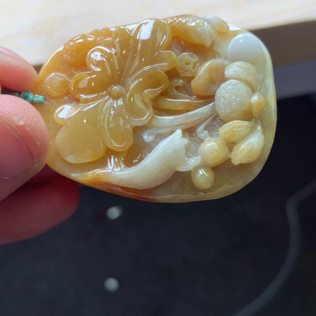 翡翠颈饰未镶嵌吊坠