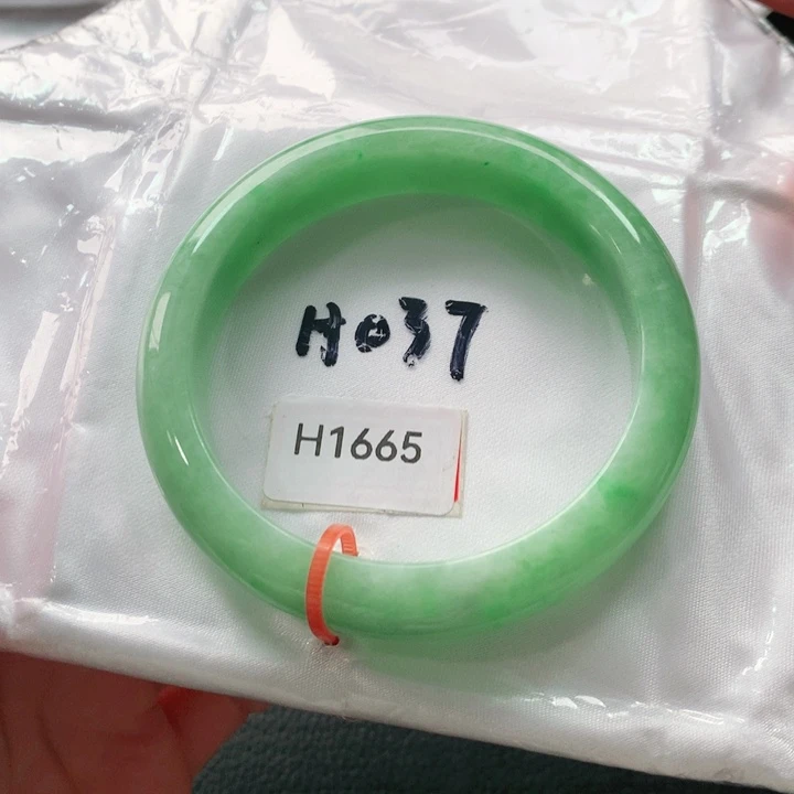 翡翠手镯未镶嵌天然翡翠手镯01