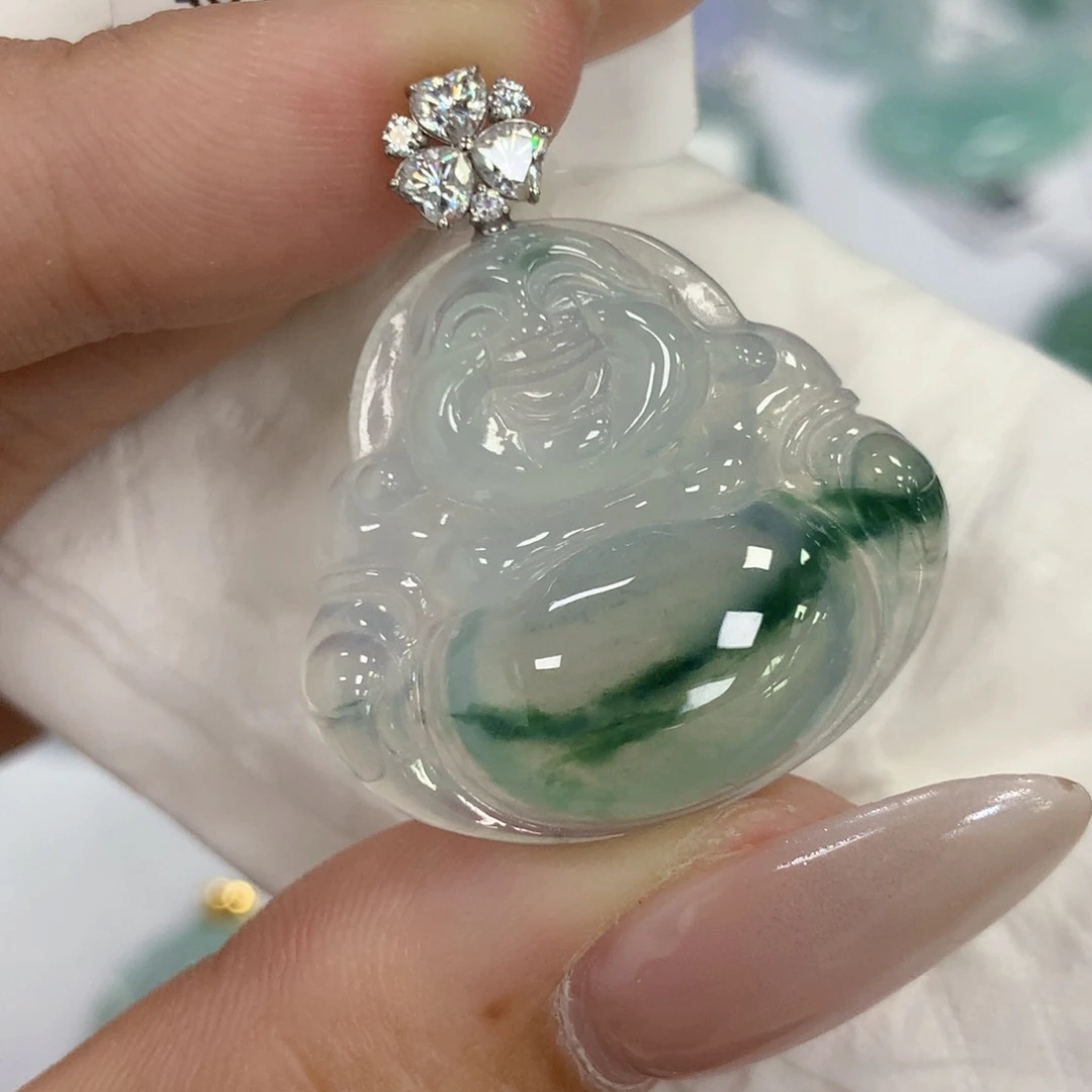颈饰18K金镶嵌翡翠