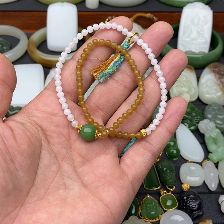 和田玉未镶嵌手串