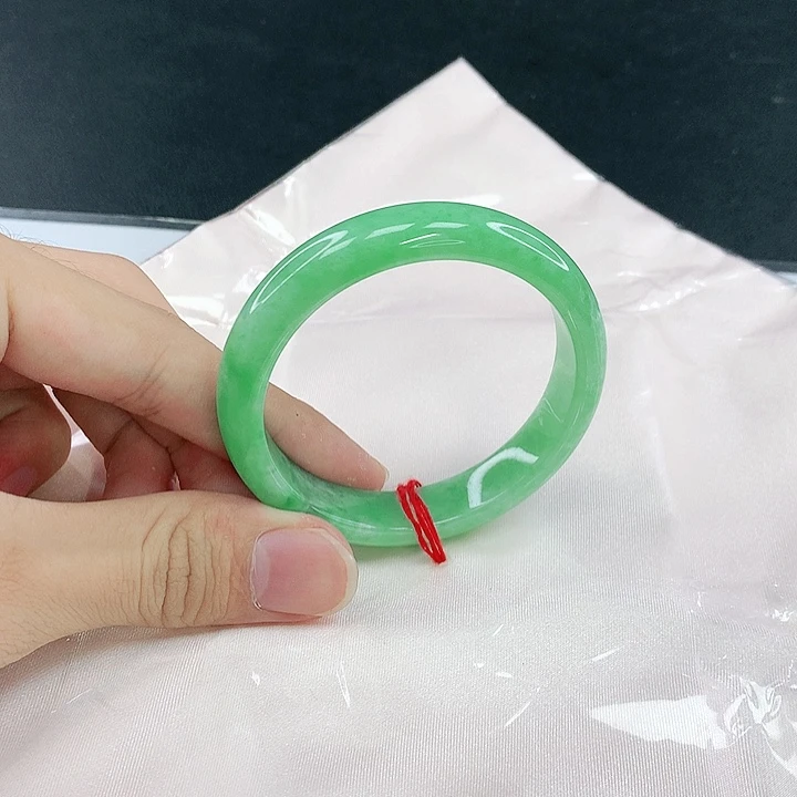 翡翠未镶嵌手镯圈51.8。05046