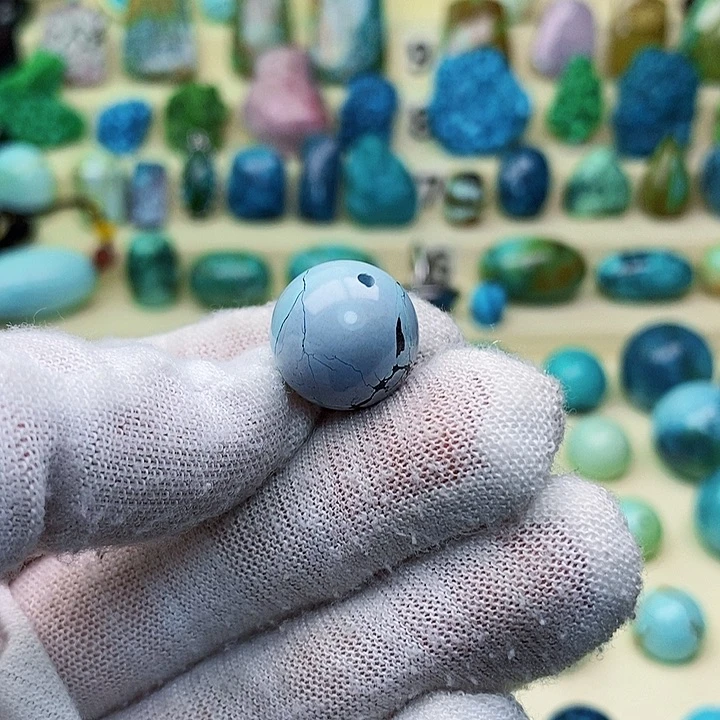 绿松石配饰未镶嵌