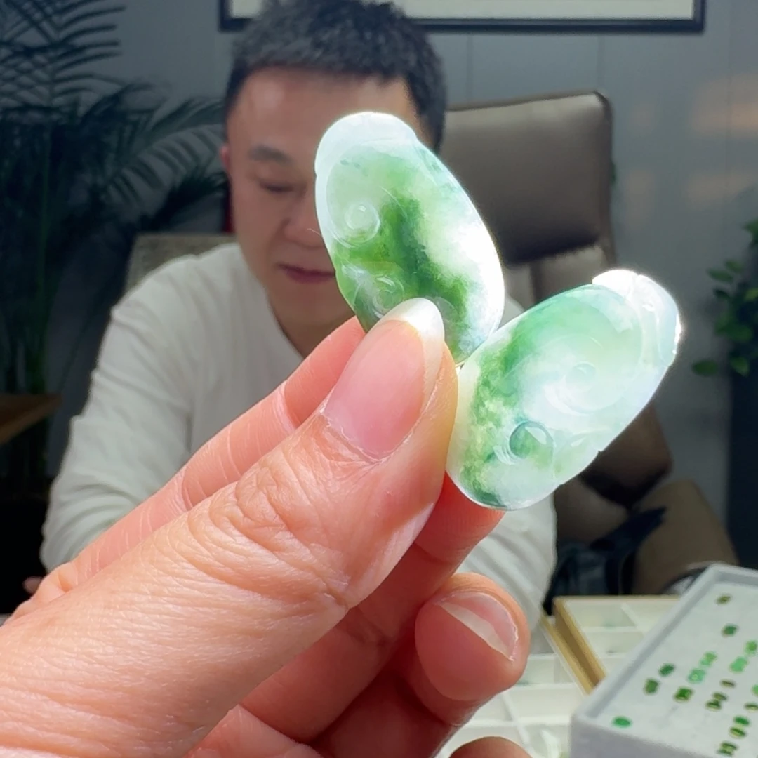 翡翠未镶嵌吊坠(不含链)多样性发货其一