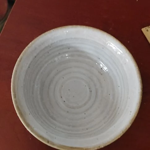 瓷片瓷片，各种摆件，均有瑕疵。沙锅！