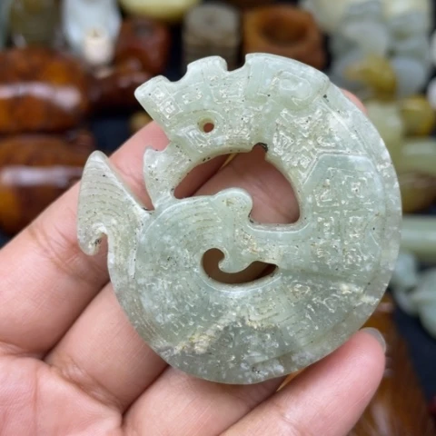 未镶嵌蛇纹石玉颈饰43