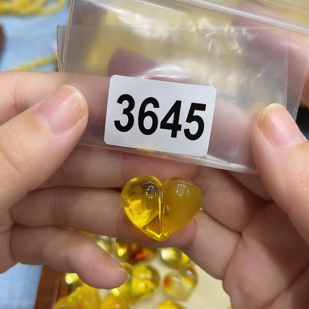 琥珀未镶嵌珠宝奇石