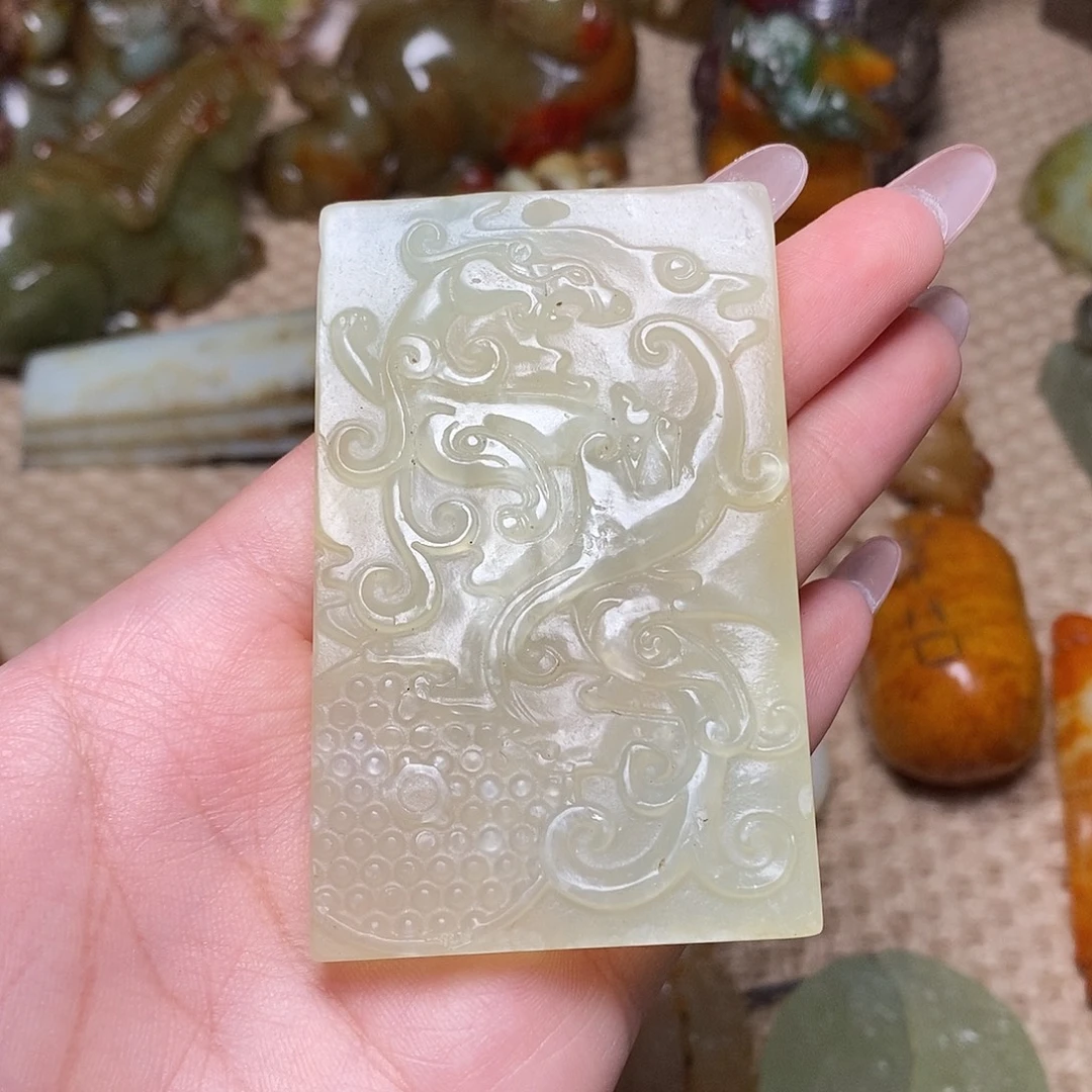 未镶嵌蛇纹石玉颈饰