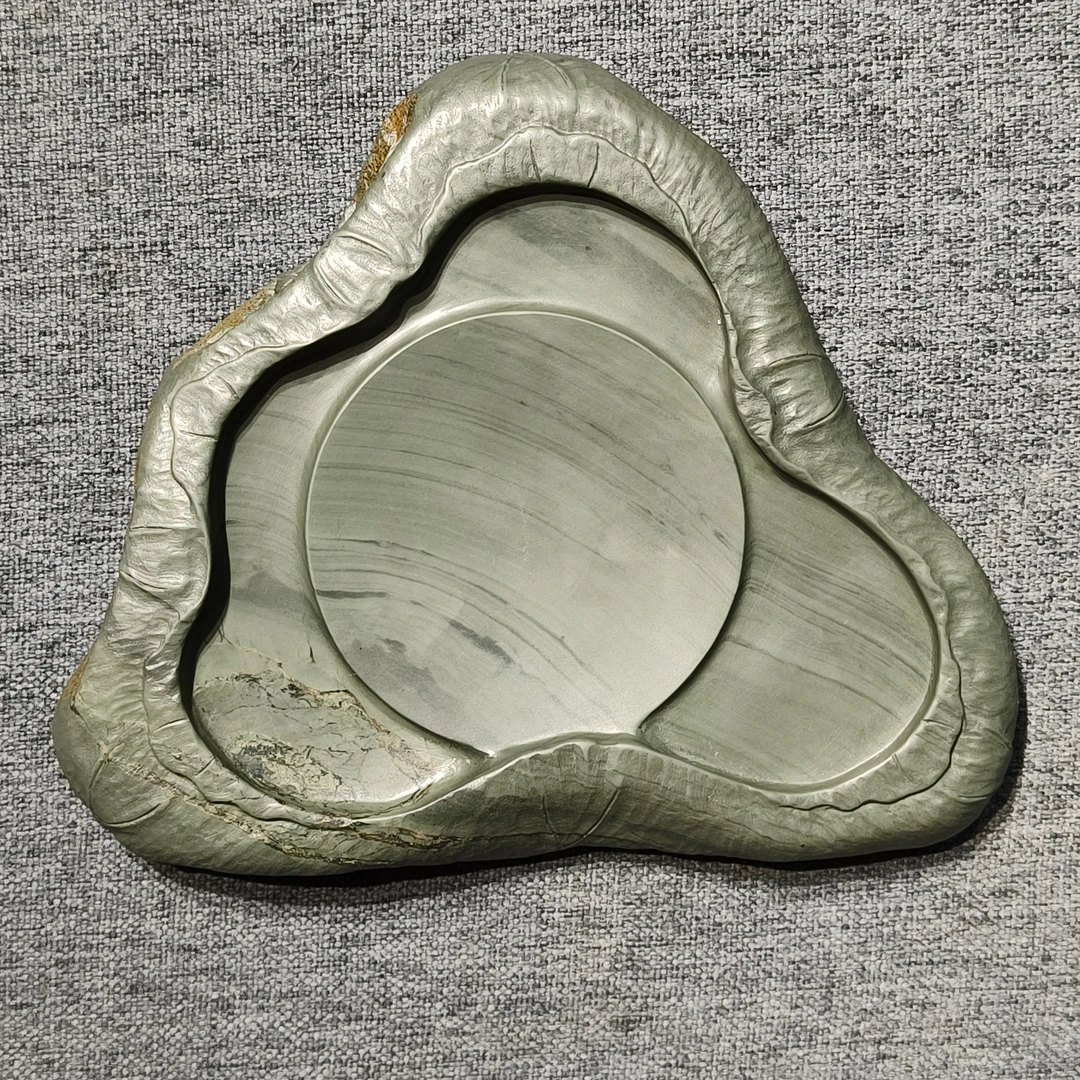 老坑洮砚，黄志民大师纯手工雕刻荷叶砚，尺寸16.5*13.5*1.7厘米