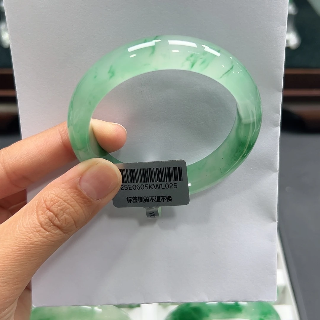 马***蛙未镶嵌手镯石英质玉