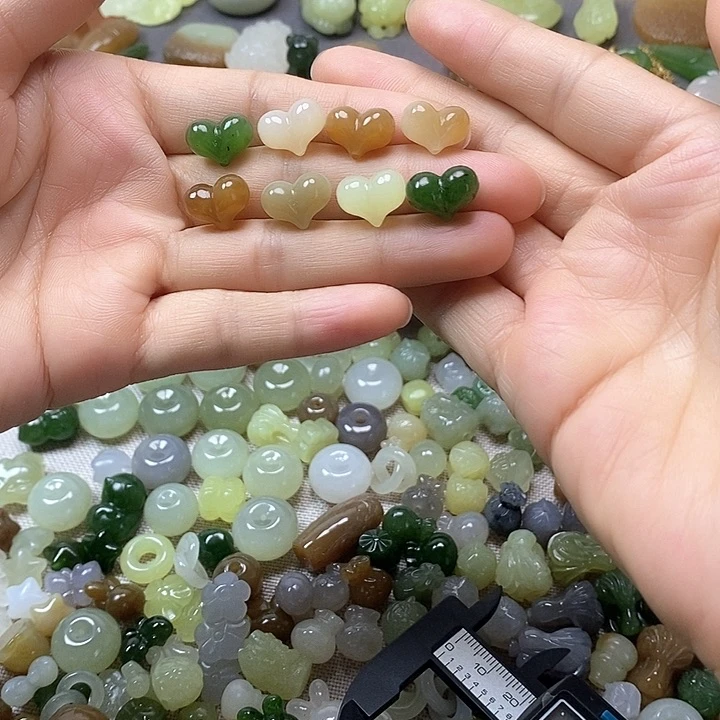 未镶嵌和田玉挂件屁桃98一个多样性发其一