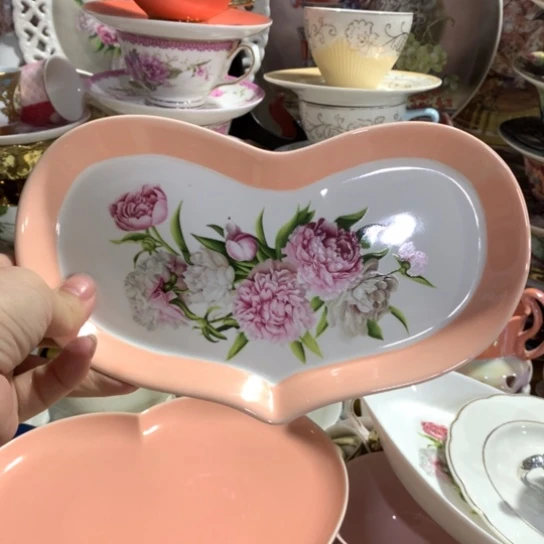 瓷片微瑕陶瓷处理介意请慎拍长13.5厘米宽22厘米