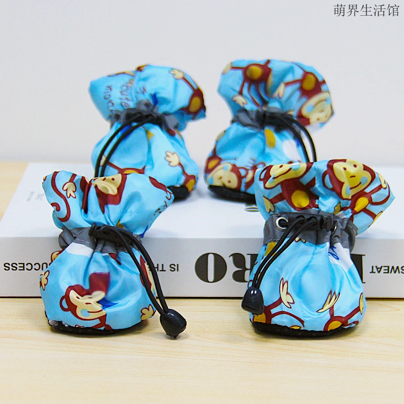 萌趣印花小犬鞋秋季室内不掉脚薄款宠物狗脚套可爱风冬季可选加绒