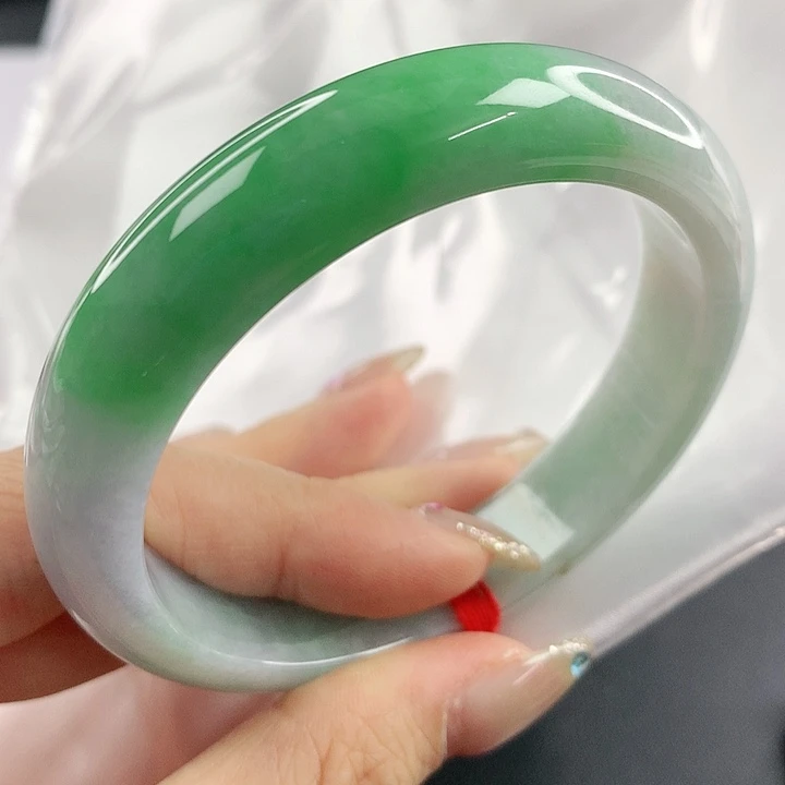 未镶嵌手镯翡翠，910