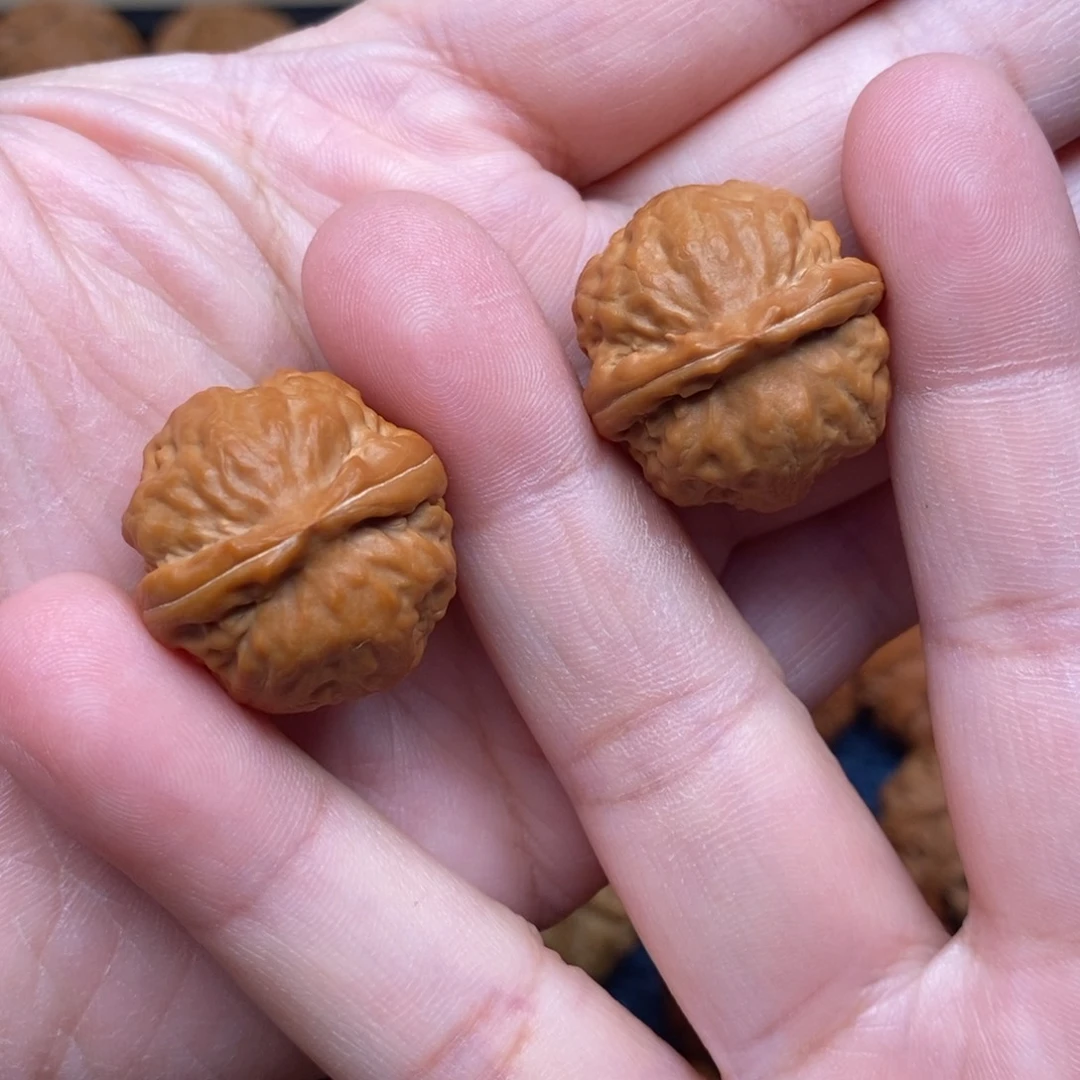 文玩核桃把件手捻精品玉石