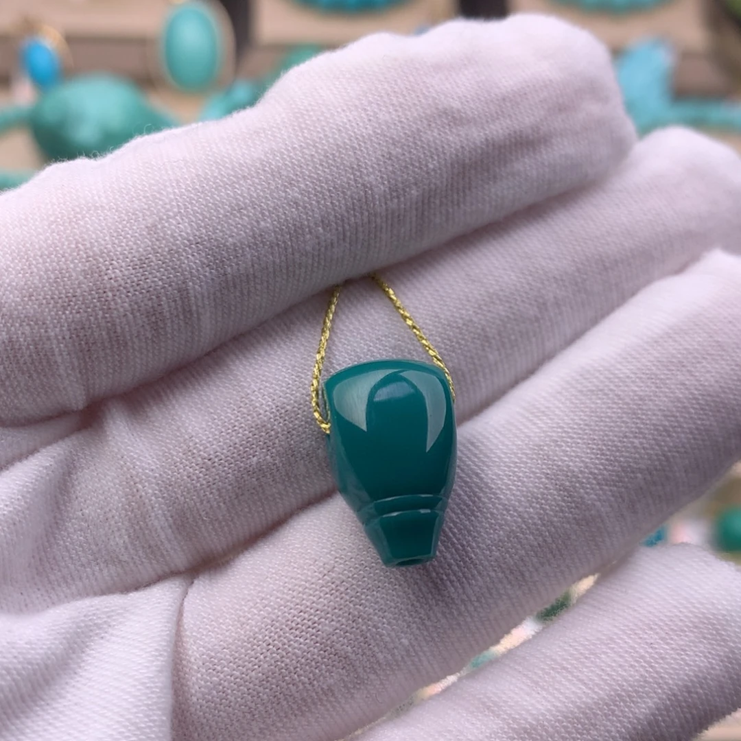 绿松石未镶嵌珠宝奇石10.3