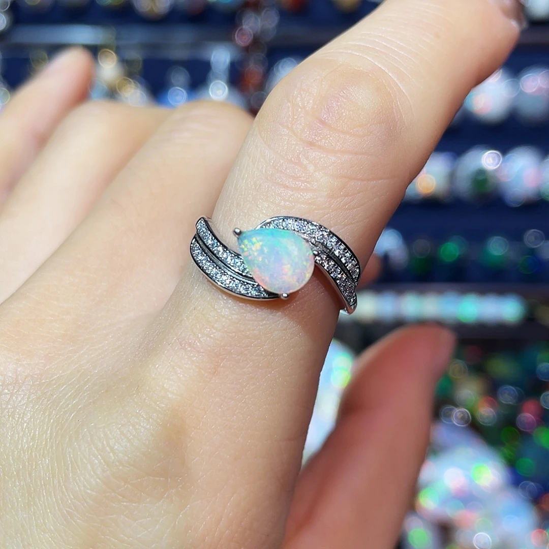 苍***泽欧泊银S925镶嵌戒指