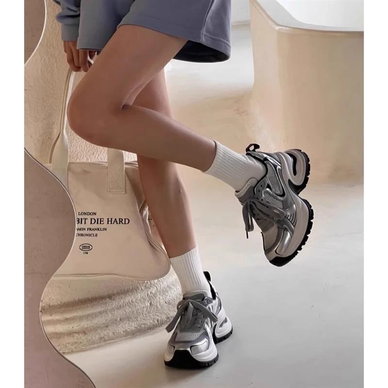 赵露思同款老爹鞋女款2025新款百搭厚底网面透气增高银色运动鞋女