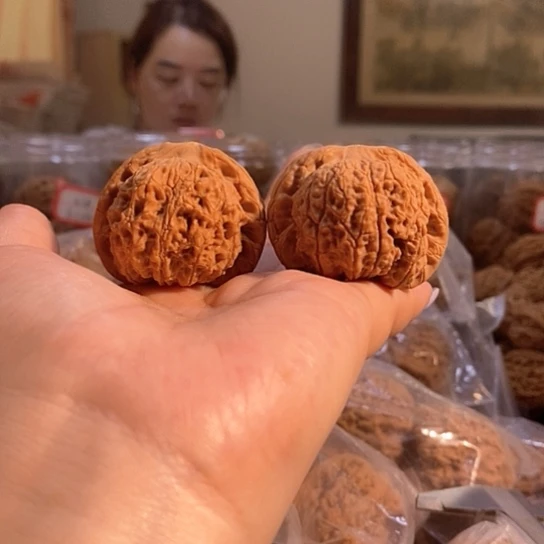 文玩核桃吊坠42➕血麒麟有瑕疵马虎对