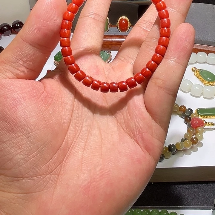 颈饰未镶嵌南红玛瑙