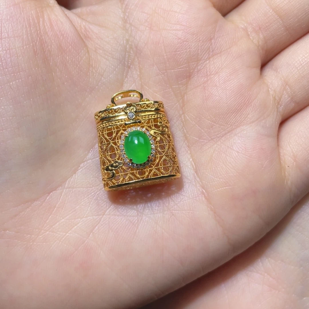 【闪购商品】颈饰18K金镶嵌翡翠