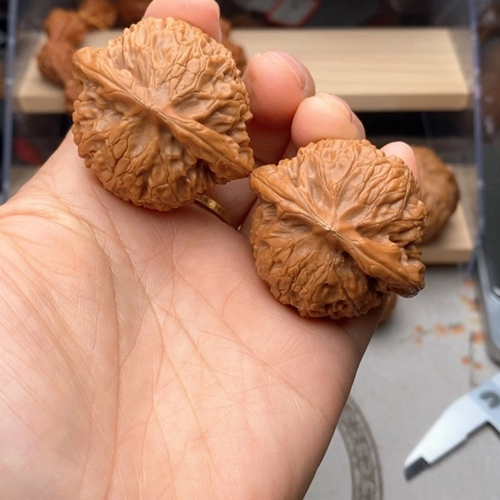 核桃把件宫灯核桃